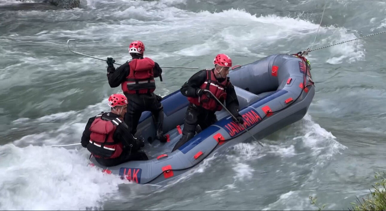 İbrahim Necir Kom için Irak sınırına kadar geldiler! Bir köy 12 gündür bekliyor... - 1. Resim