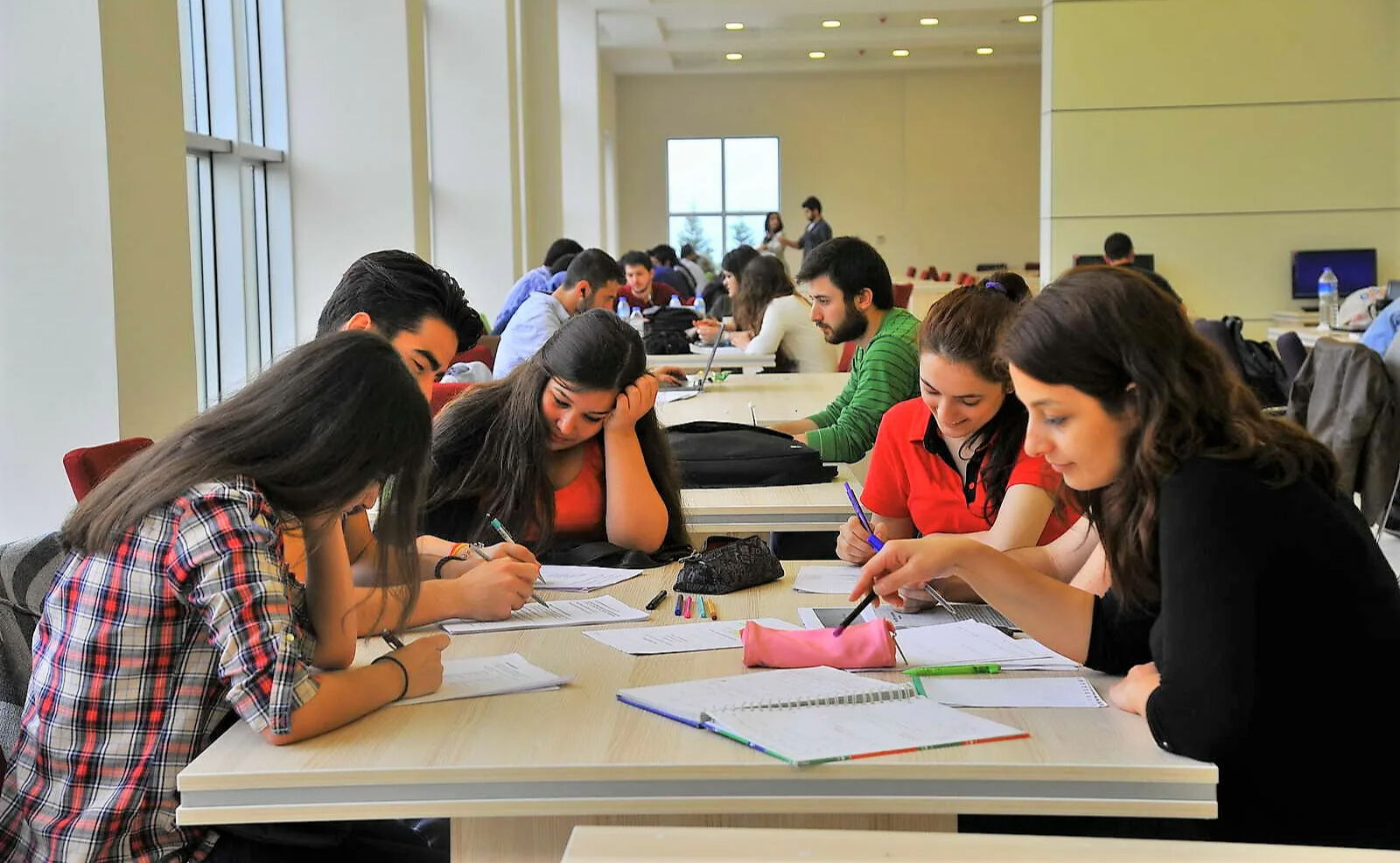 İngiltere'de çarpıcı sosyal medya araştırması: Gençlerin yüzde 70'i daha kötü hissediyor! - 1. Resim