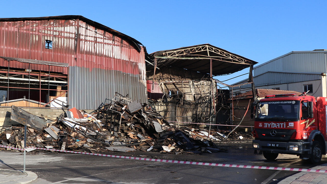 Seke seke 7 milyonluk zarar! Kar maskeli komşu ve doktordan akılalmaz savunma: Türbe ziyaretindeydik - 2. Resim