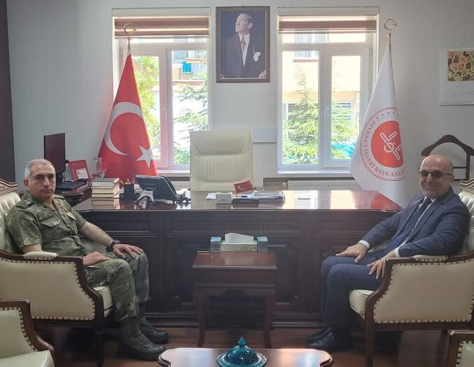 Sevindiren kare... Tuğgeneralden m&uuml;ft&uuml; İmamoğlu&rsquo;na ziyaret - 1. Resim