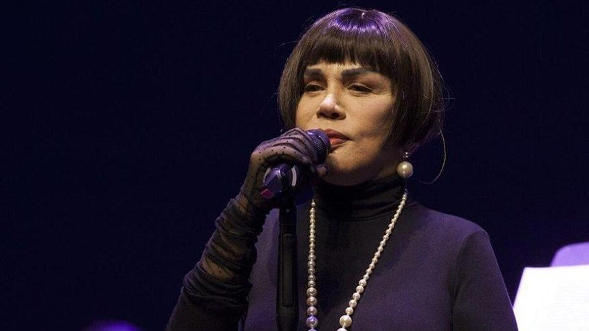 Yakın dostu Sırrı Süreyya Önder'i kaybeden Sezen Aksu saçlarını kısacık kestirdi: Son hali ortaya çıktı - 3. Resim