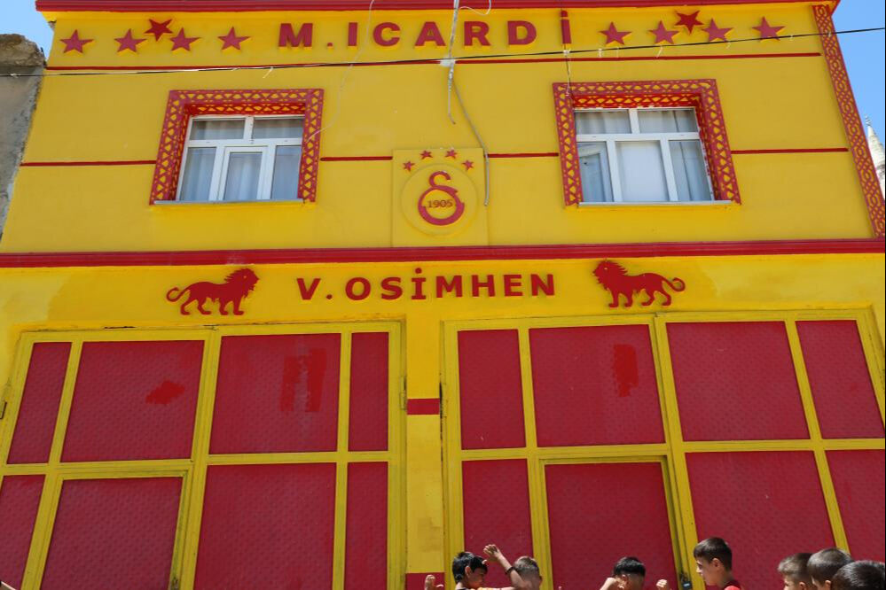 5. yıldız sonrası harekete ge&ccedil;ti! Osimhen'i unutmadı - 3. Resim