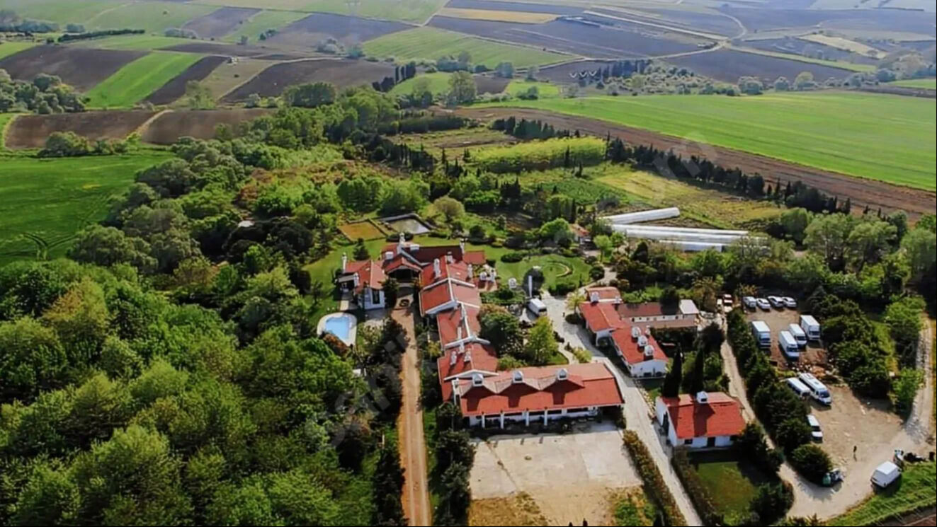 'Aşk-ı Memnu’nun unutulmaz mekânı satışta! Fiyatı ağızları açık bıraktı: İçinde yok yok... - 2. Resim