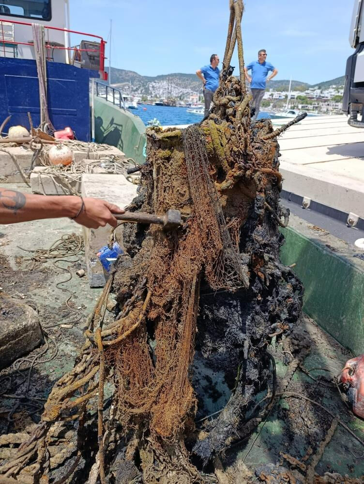 Bodrum'da deniz dibinden 30 ton atık çıktı! - 3. Resim