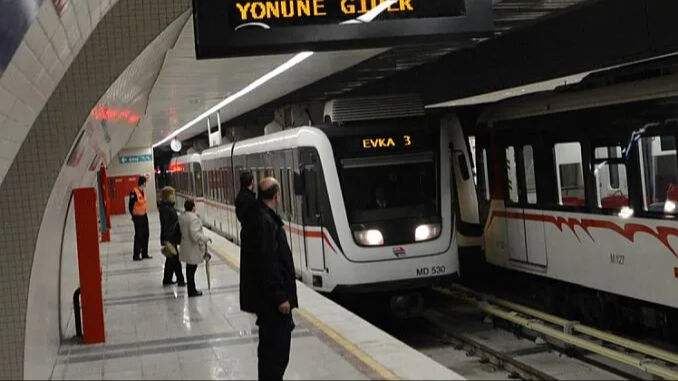 İzmir Metro seferleri neden durdu, İzmir'de metrolar çalışıyor mu? Metroda intihar girişimi yaşandığı belirtildi! - 1. Resim