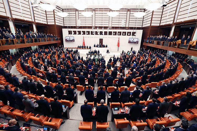 TBMM'de kabul edildi! Alımlarda 35 yaş sınırı aranacak - 2. Resim