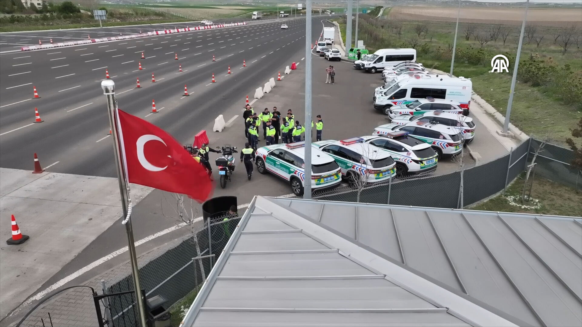 Yapay zeka destekli radarlar, yüz tanıma sistemi! Yollar havadan ve karadan denetleniyor - 4. Resim