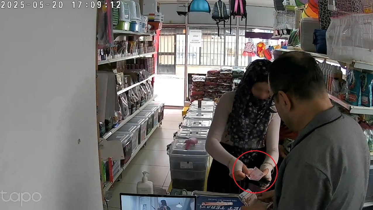 Yok böyle dolandırıcılık! Saniyeler içinde yerini değiştirdi, dükkan sahibi neye uğradığını şaşırdı - 3. Resim