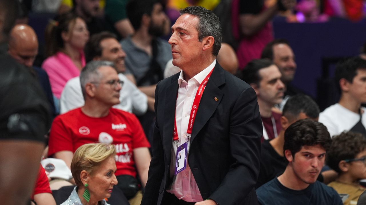 Ali Koç'tan tarihi zafer sonrası mesaj: "Yeterli bence" Ali Koç'tan tarihi zafer sonrası mesaj: "Yeterli bence"