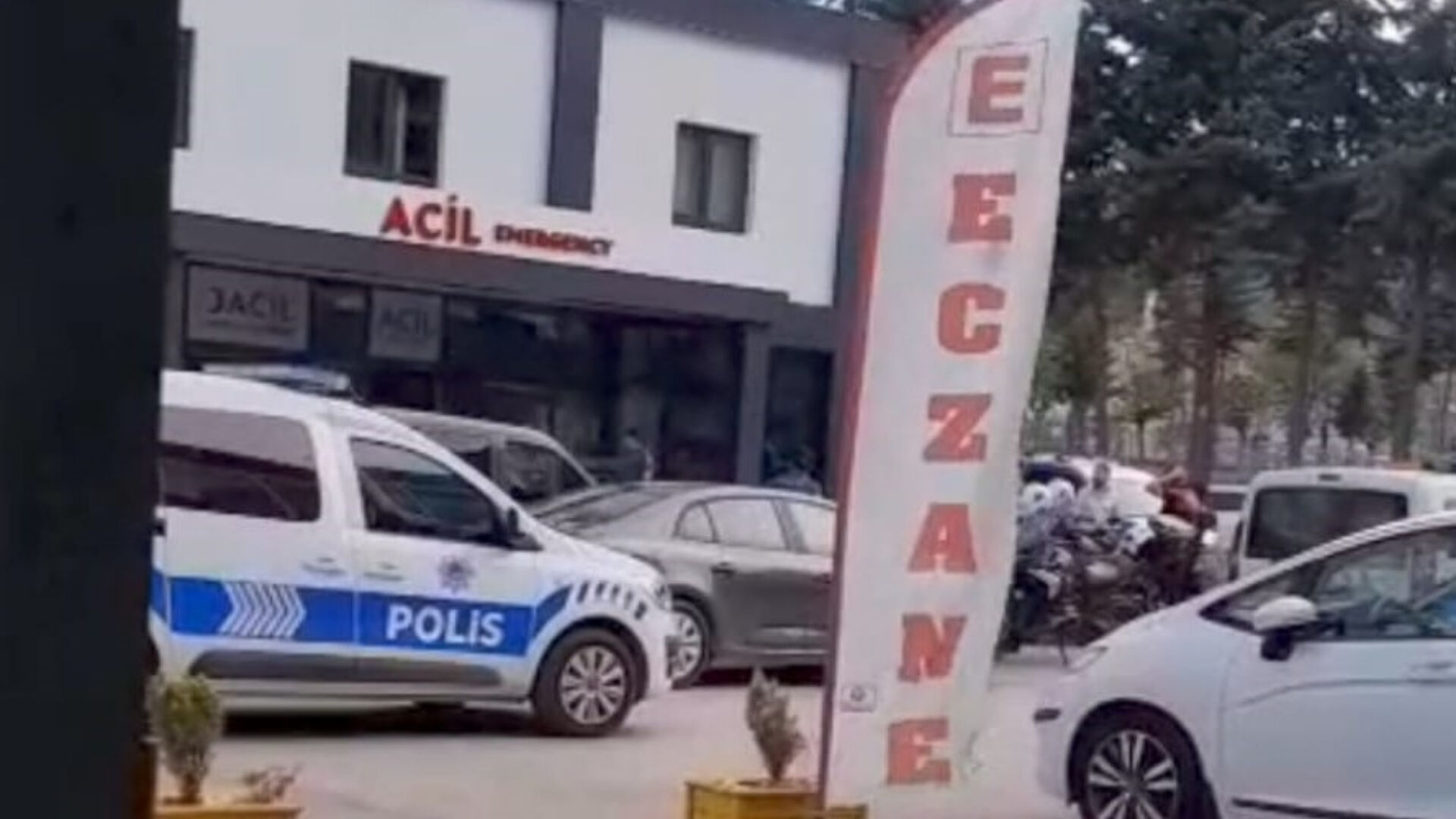 Amasya'da hastanede panik anları! Beyaz kod verildi, vatandaşlar korku içinde - 1. Resim