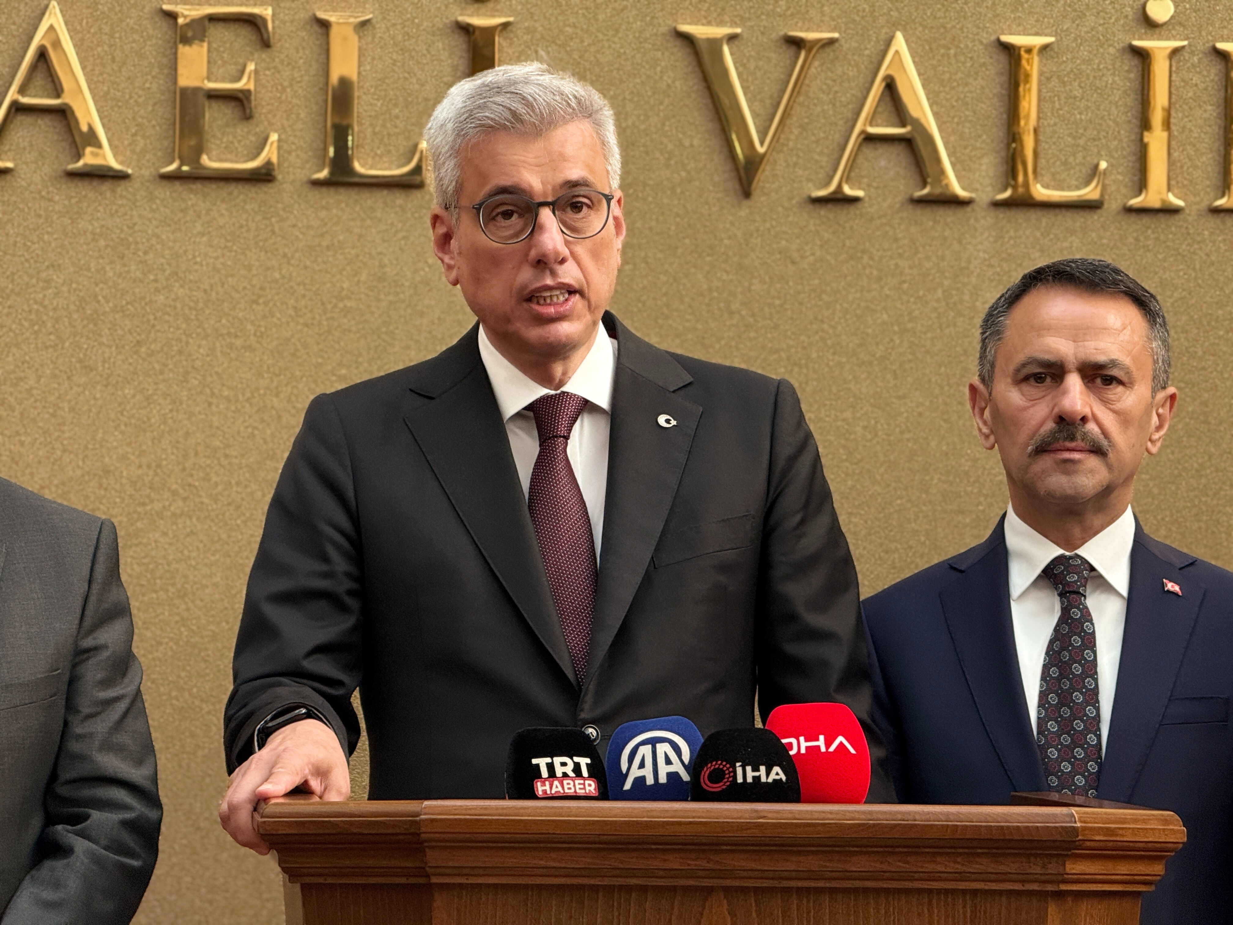 Bakan Memişoğlu Kocaeli'ye müjdeyi verdi! İki yeni hastane yapılacak... Yerleri belli oldu Bakan Memişoğlu Kocaeli'ye müjdeyi verdi! İki yeni hastane yapılacak... Yerleri belli oldu - 1. Resim