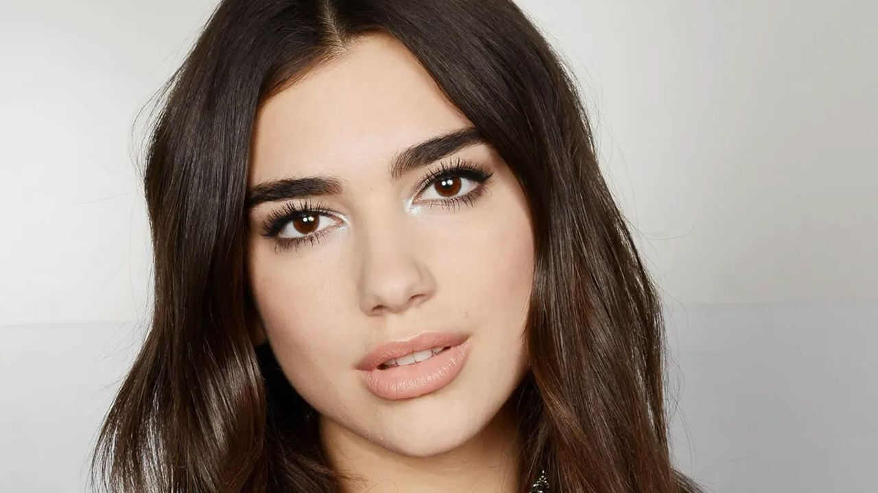 Galatasaray'da Dua Lipa şaşkınlığı! Yenikapı'ya gelmek için istediği ücret dudak uçuklattı - 1. Resim
