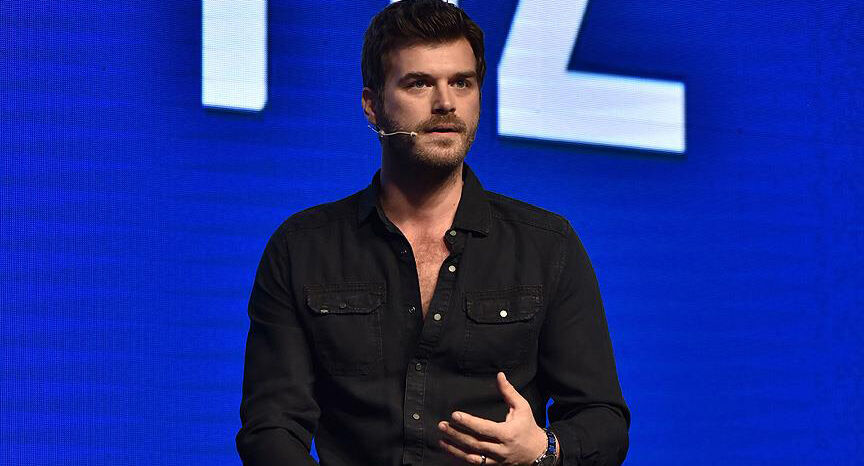 Kıvanç Tatlıtuğ'un gizlediği gerçek! Yıllarca bu hastalıkla mücadele etmiş - 1. Resim