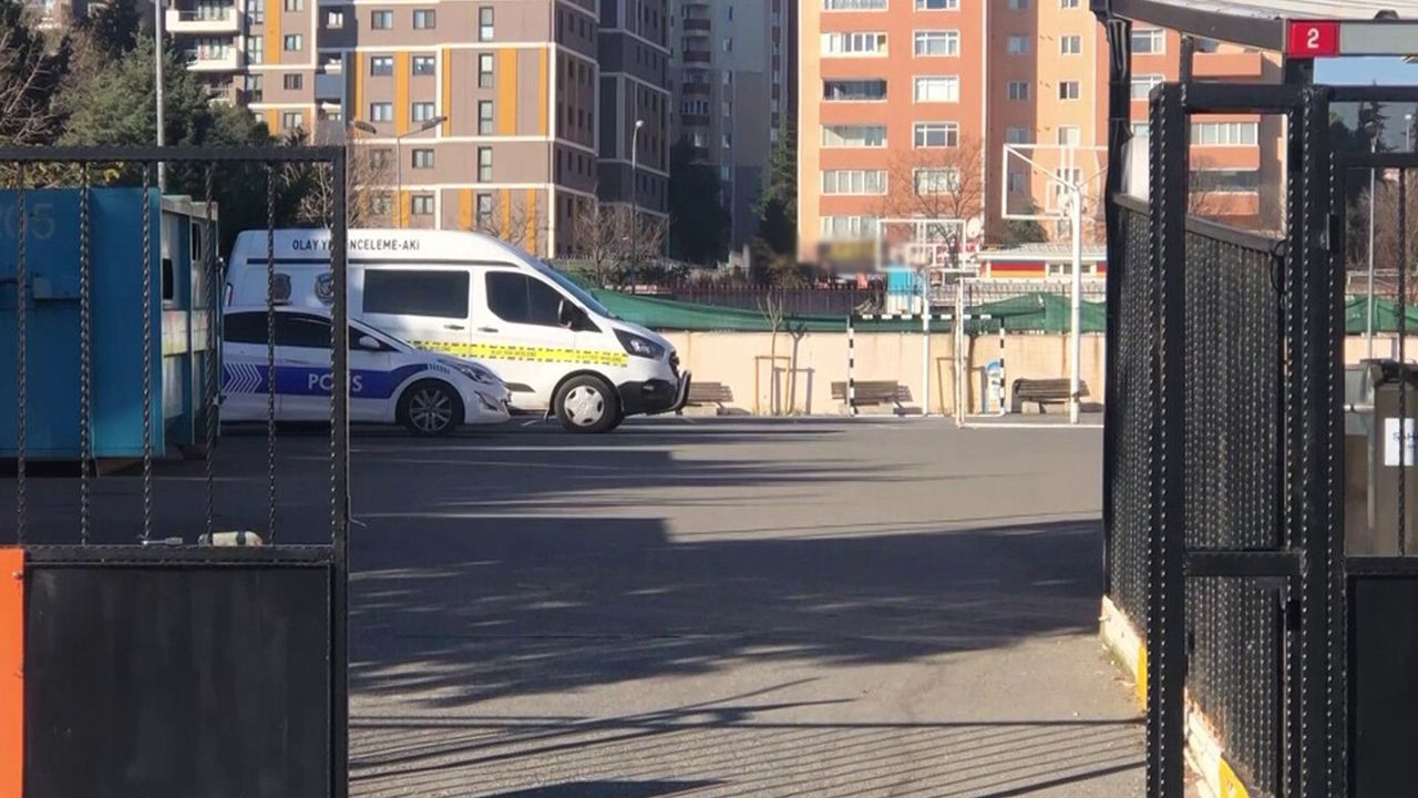 Kız öğrenciler arasında kanlı hesaplaşma! Lise tuvaletinde dehşeti yaşadı Kız öğrenciler arasında kanlı hesaplaşma! Lise tuvaletinde dehşeti yaşadı