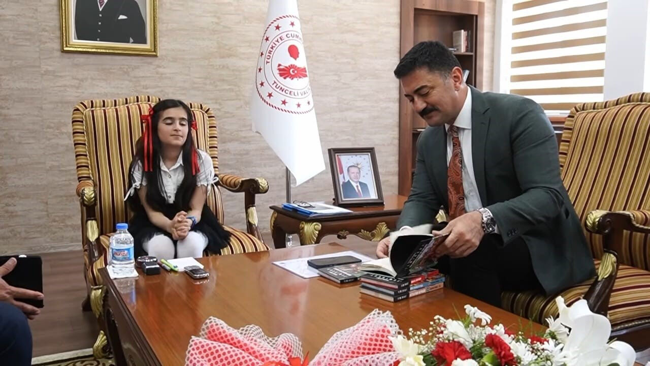 Tunceli Valisi Tekbıyıkoğlu için veda videosu! İçişleri Bakanlığının emrine alınmıştı - 2. Resim