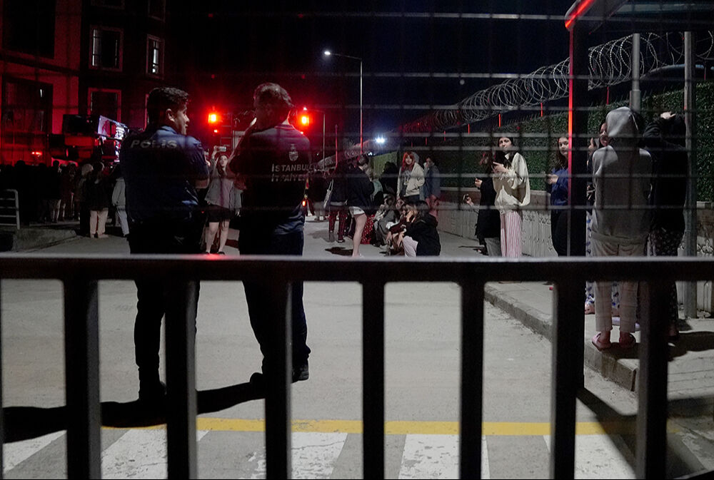 Tuzla'da 2.500 kişilik kız öğrenci yurdunda yangın çıktı! - 3. Resim