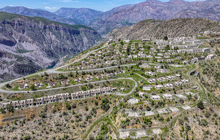 Yarım asır &ouml;nce inşa edilmişti! İşte Diyarbakır'daki İtalyan k&ouml;y&uuml;n&uuml;n son hali - 3. Resim
