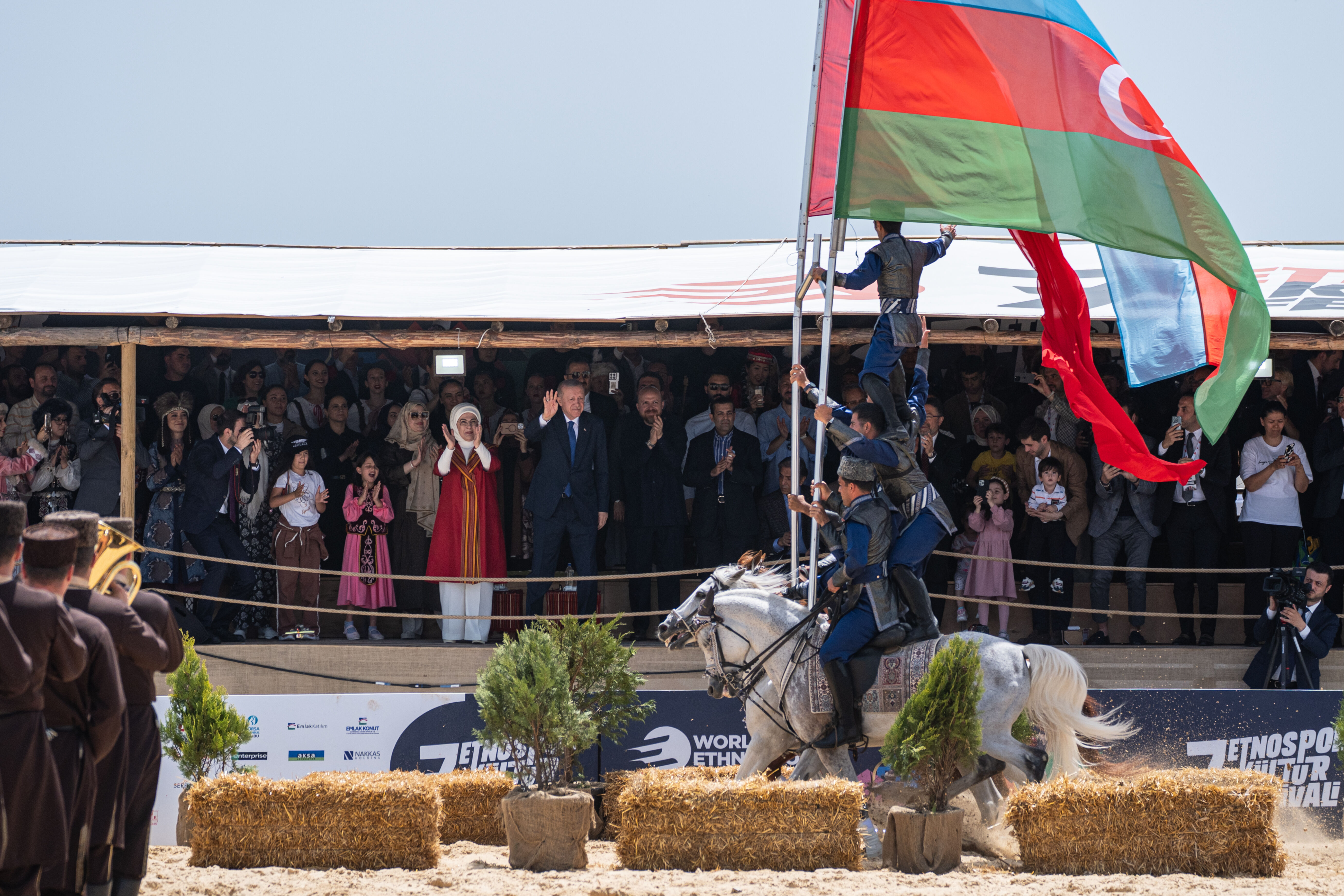 Cumhurbaşkanı Erdoğan, 7. Etnospor Kültür Festivali'ni ziyaret etti! O gösteriyi ayakta alkışladı - 1. Resim