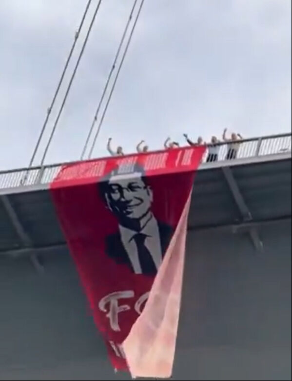 Ekrem İmamoğlu posteri açan CHP'li vekiller hakkında soruşturma - 1. Resim