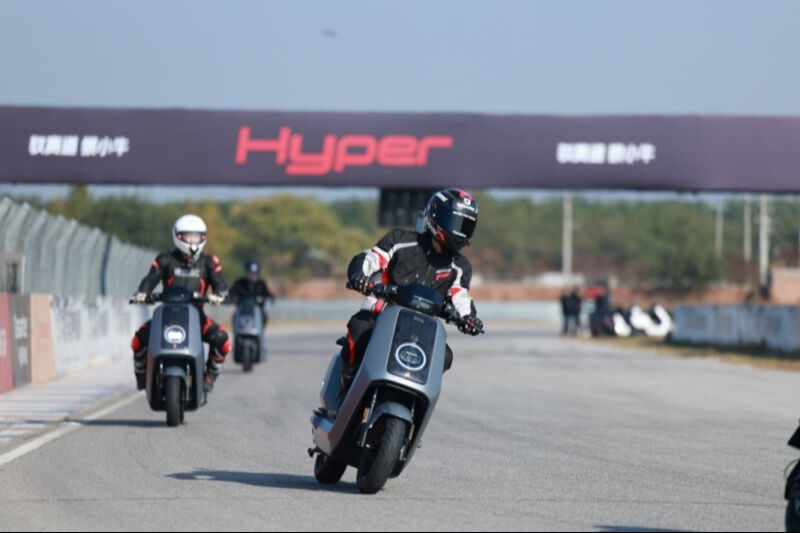 Elektrikli scooter rekoru Çin’den geldi: Şanghay F1 pistinde gövde gösterisi  - 1. Resim