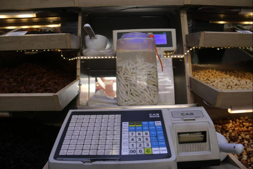 Faydaları saymakla bitmiyor, fiyatı yarım altınla yarışıyor! Dünyanın en pahalı sakızı Sivas'ta yetişiyor - 1. Resim