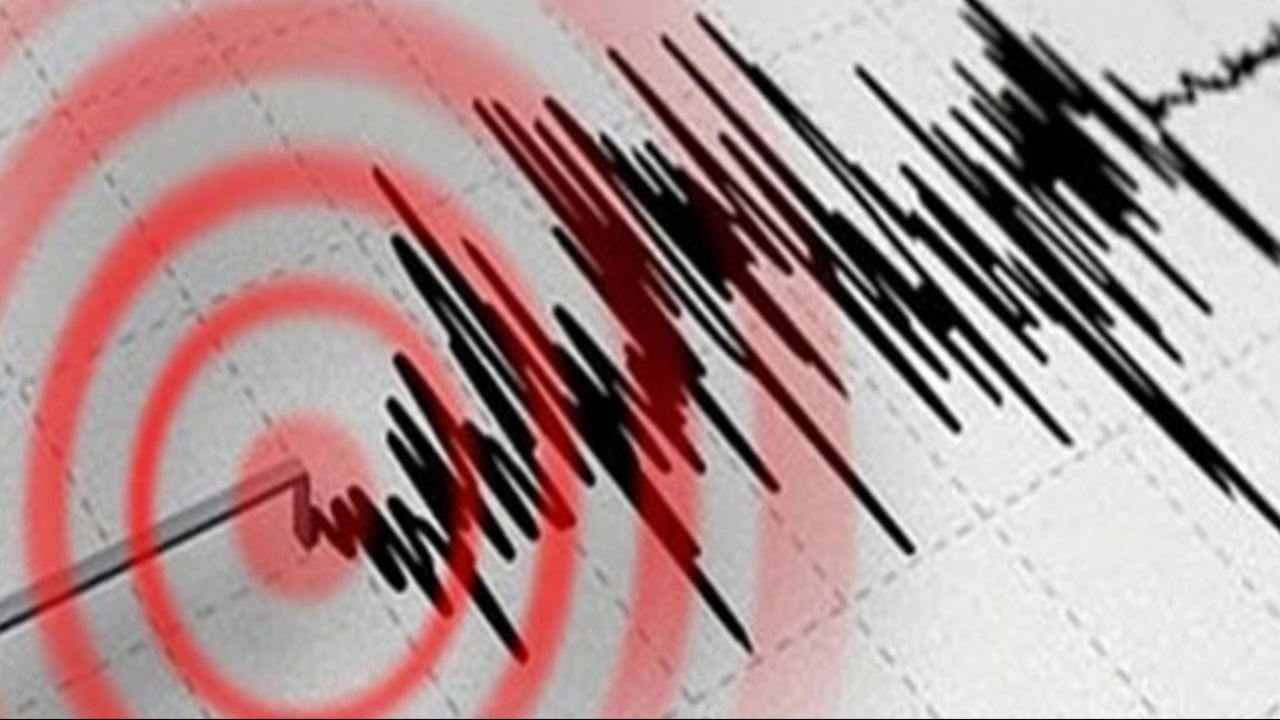 İzmir'de son dakika korkutan deprem! 3.2 ile sallandı İzmir'de son dakika korkutan deprem! 3.2 ile sallandı