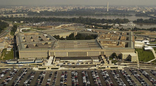 Pentagon'dan gazeteciler için 'yasak' kararı! Artık bina içinde bunları yapamayacaklar - 1. Resim