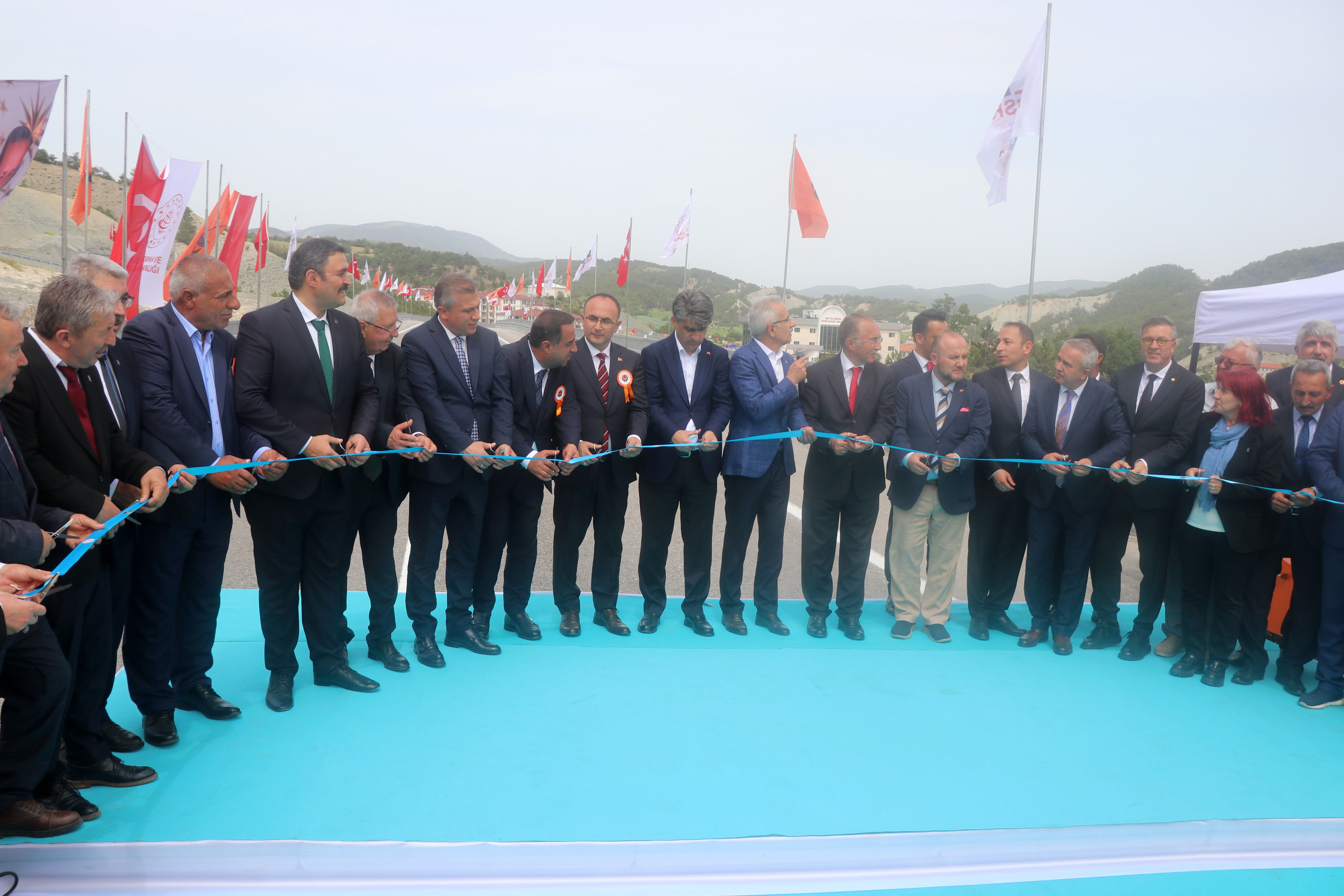 10 yıllık ulaşım planı başladı! Yeni otoyol haritasını Bakan Uraloğlu paylaştı: Bolu Dağı terk edilecek - 2. Resim