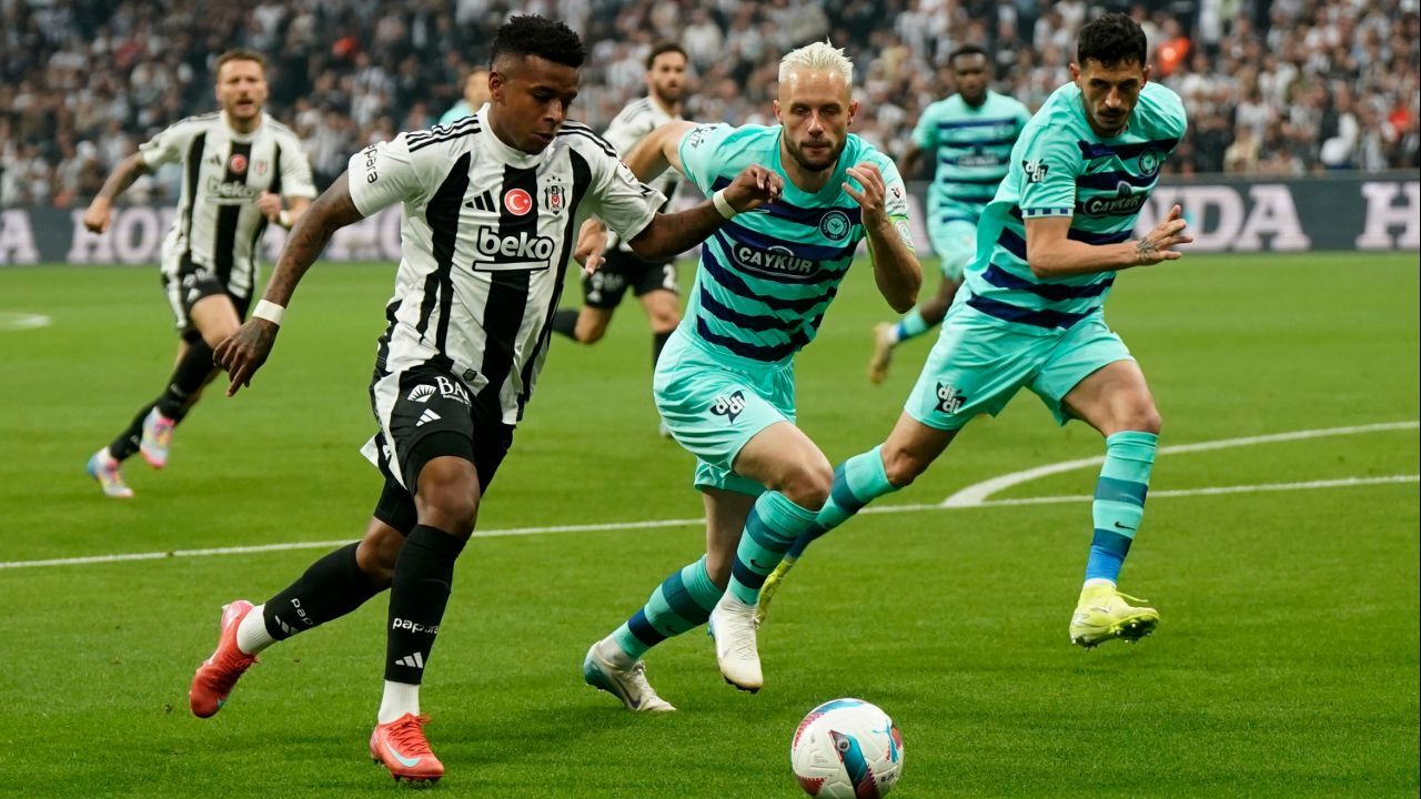 Kartal uzatmada yıkıldı! Çaykur Rizespor son dakikada kazandı Kartal uzatmada yıkıldı! Çaykur Rizespor son dakikada kazandı