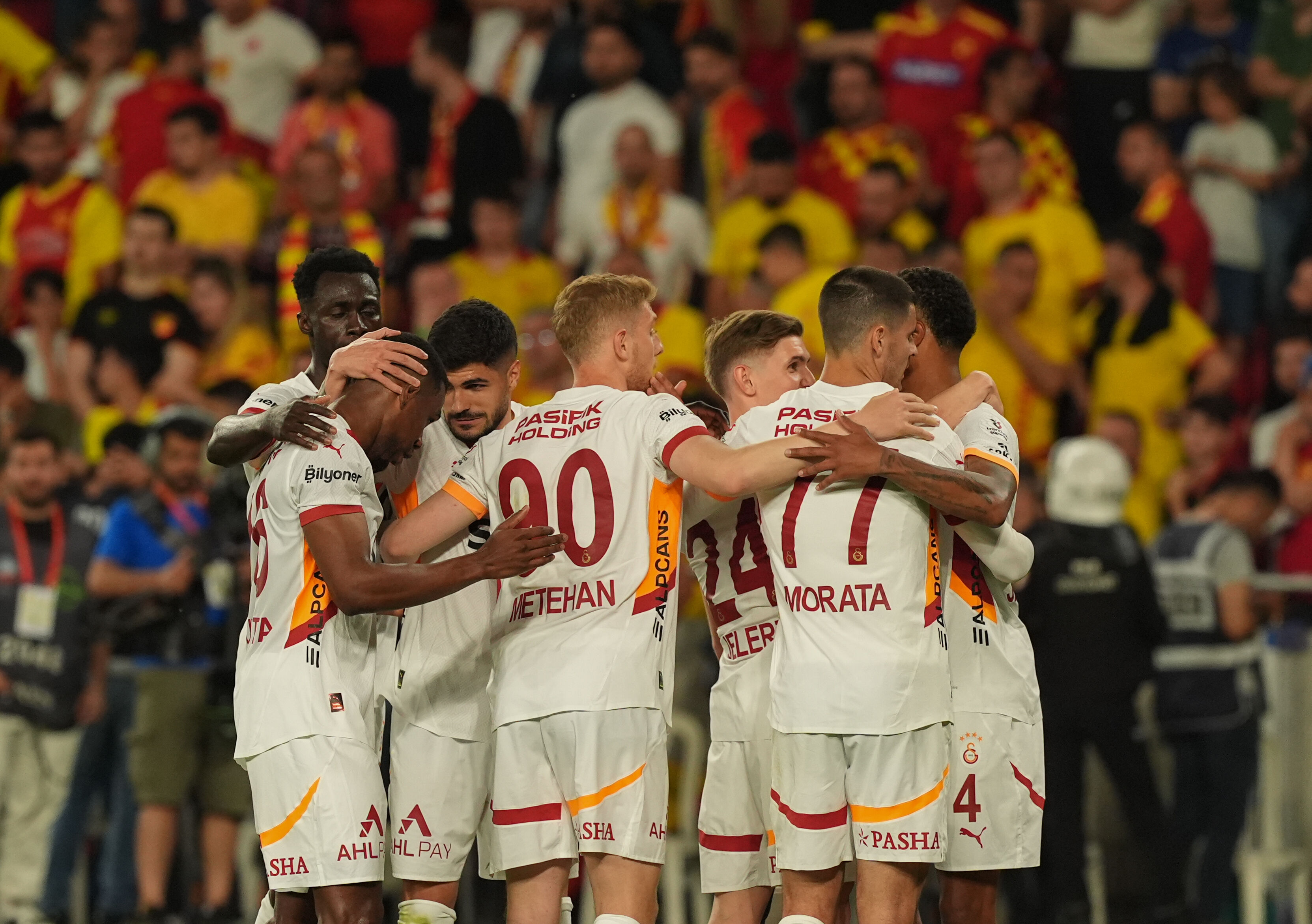 Fiyakalı şampiyon! Galatasaray, İzmir'de Göztepe'yi mağlup etti - 1. Resim