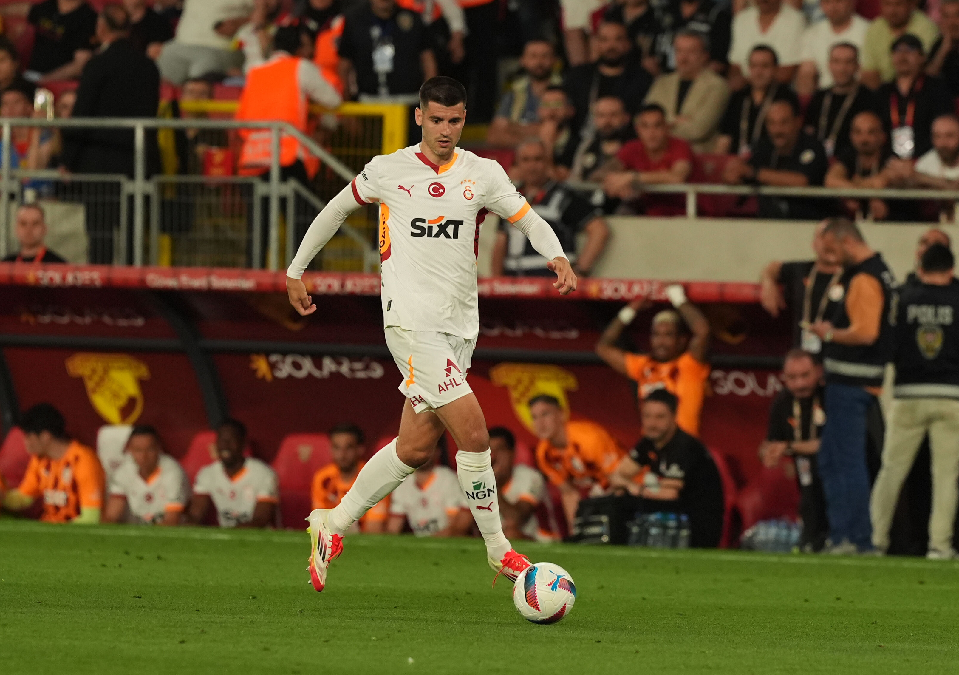 Fiyakalı şampiyon! Galatasaray, İzmir'de Göztepe'yi mağlup etti - 2. Resim