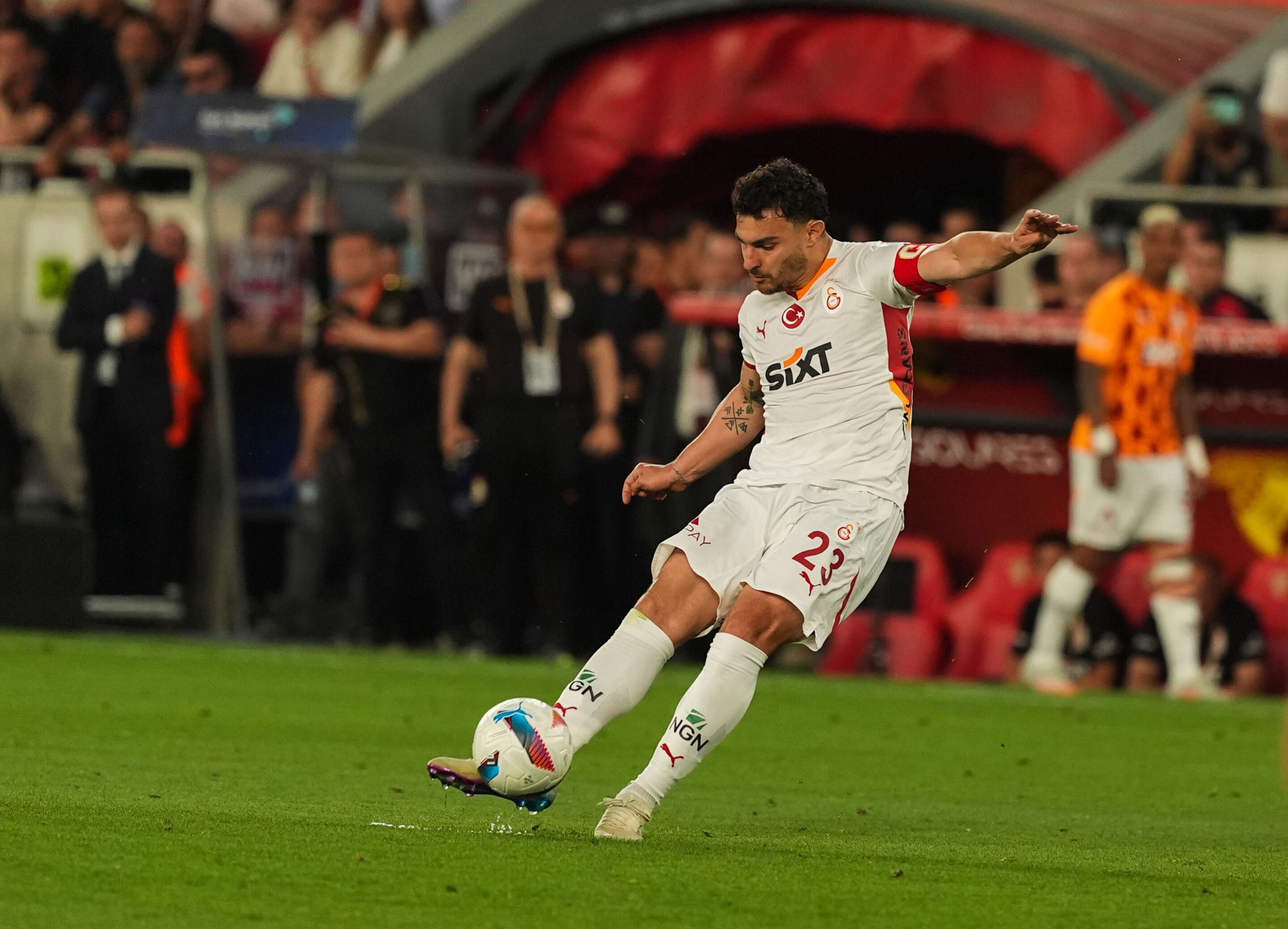 Fiyakalı şampiyon! Galatasaray, İzmir'de Göztepe'yi mağlup etti - 3. Resim