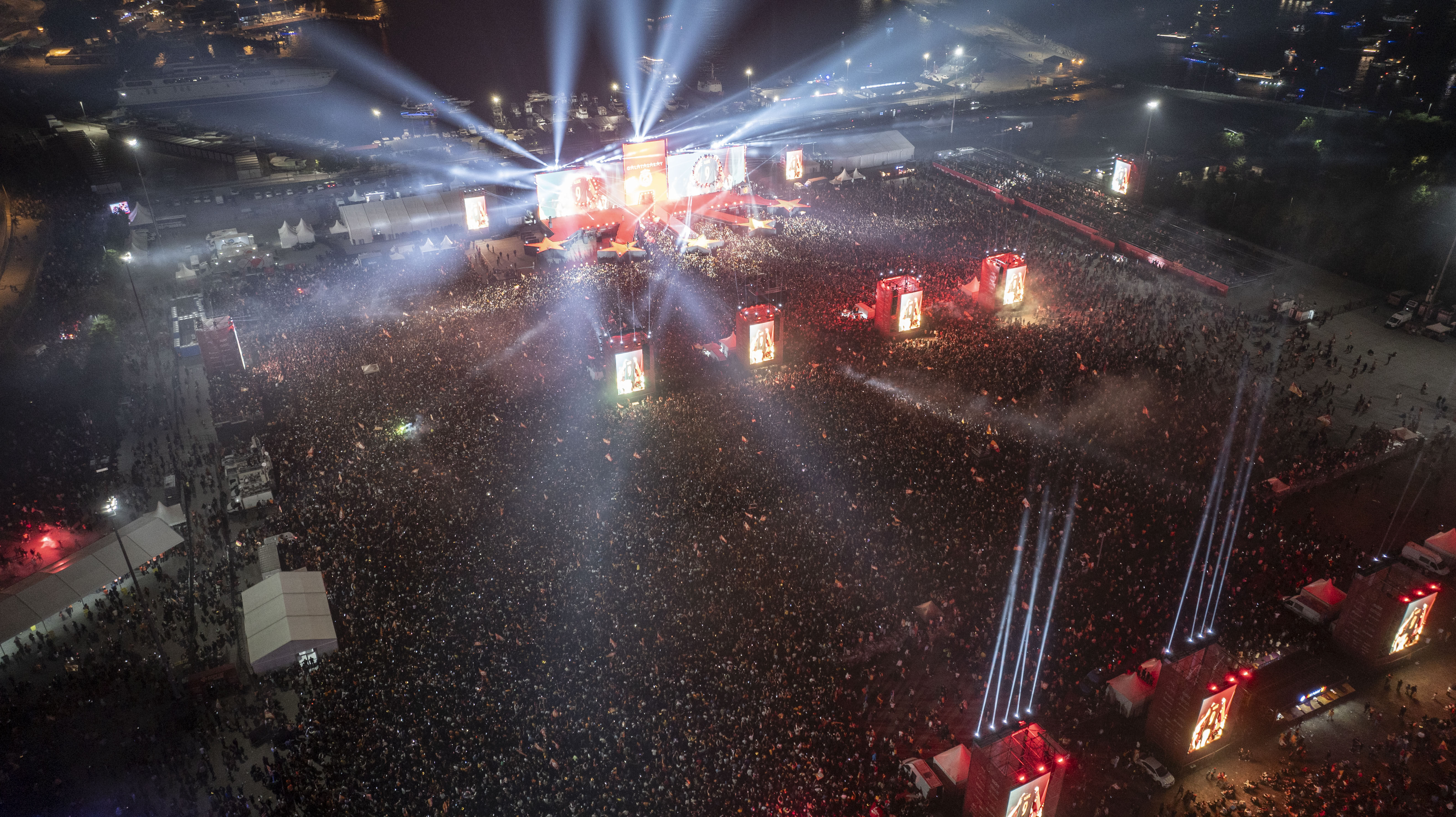 CANLI | Galatasaray kupasına kavuşuyor! İşte Yenikapı'dan son dakika gelişmeleri - 3. Resim