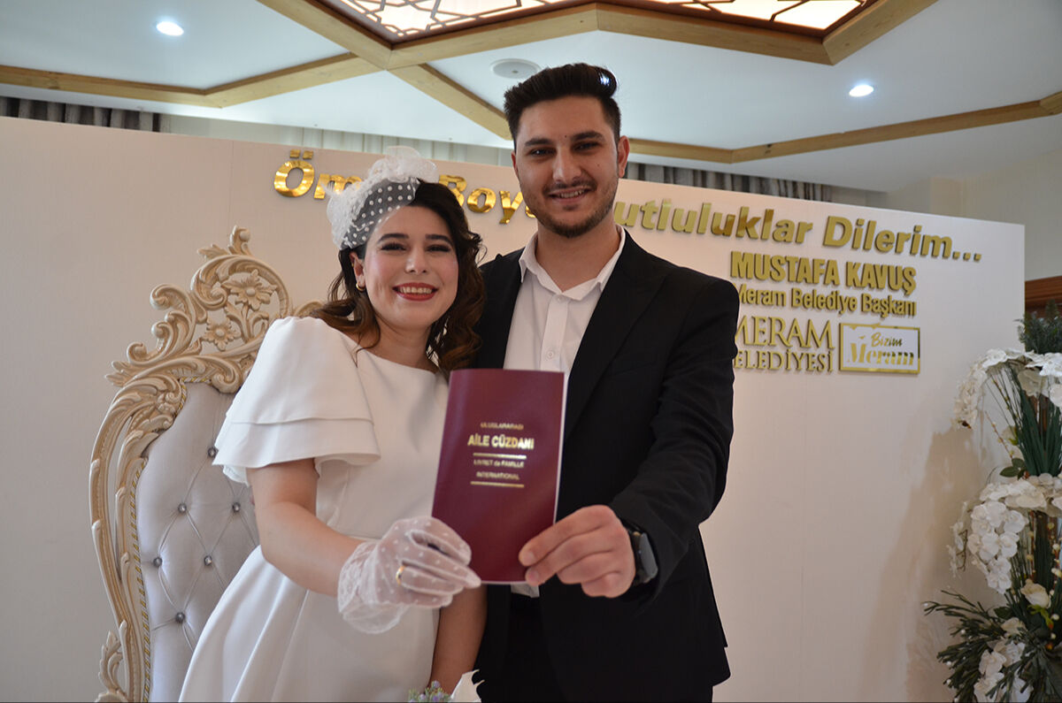 Herkes evlenmek için bugünü seçti! Almanya'dan nikah için kalkıp geldiler... Salonların 25.05.2025 yoğunluğu - 6. Resim