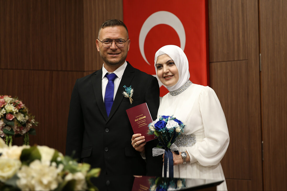 Herkes evlenmek için bugünü seçti! Almanya'dan nikah için kalkıp geldiler... Salonların 25.05.2025 yoğunluğu - 4. Resim