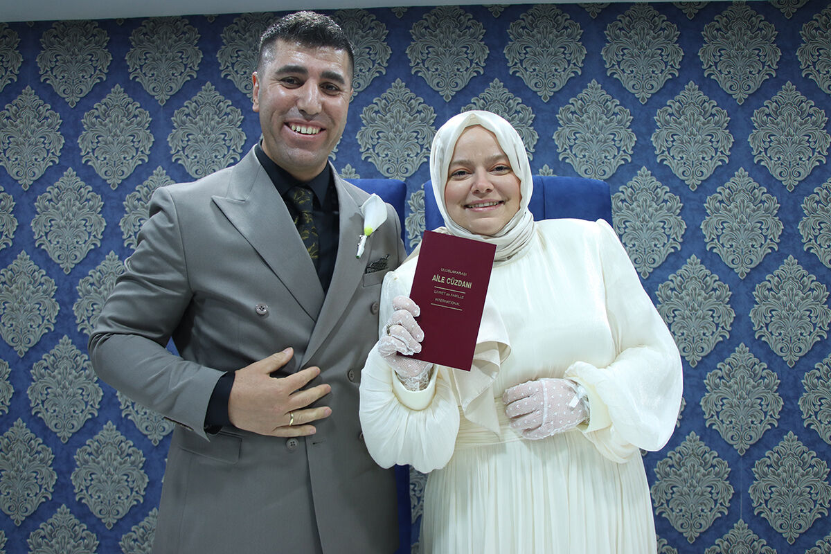 Herkes evlenmek için bugünü seçti! Almanya'dan nikah için kalkıp geldiler... Salonların 25.05.2025 yoğunluğu - 5. Resim