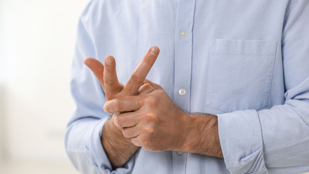 Parmak &ccedil;ıtlatmak kemik erimesine yol a&ccedil;ar mı?