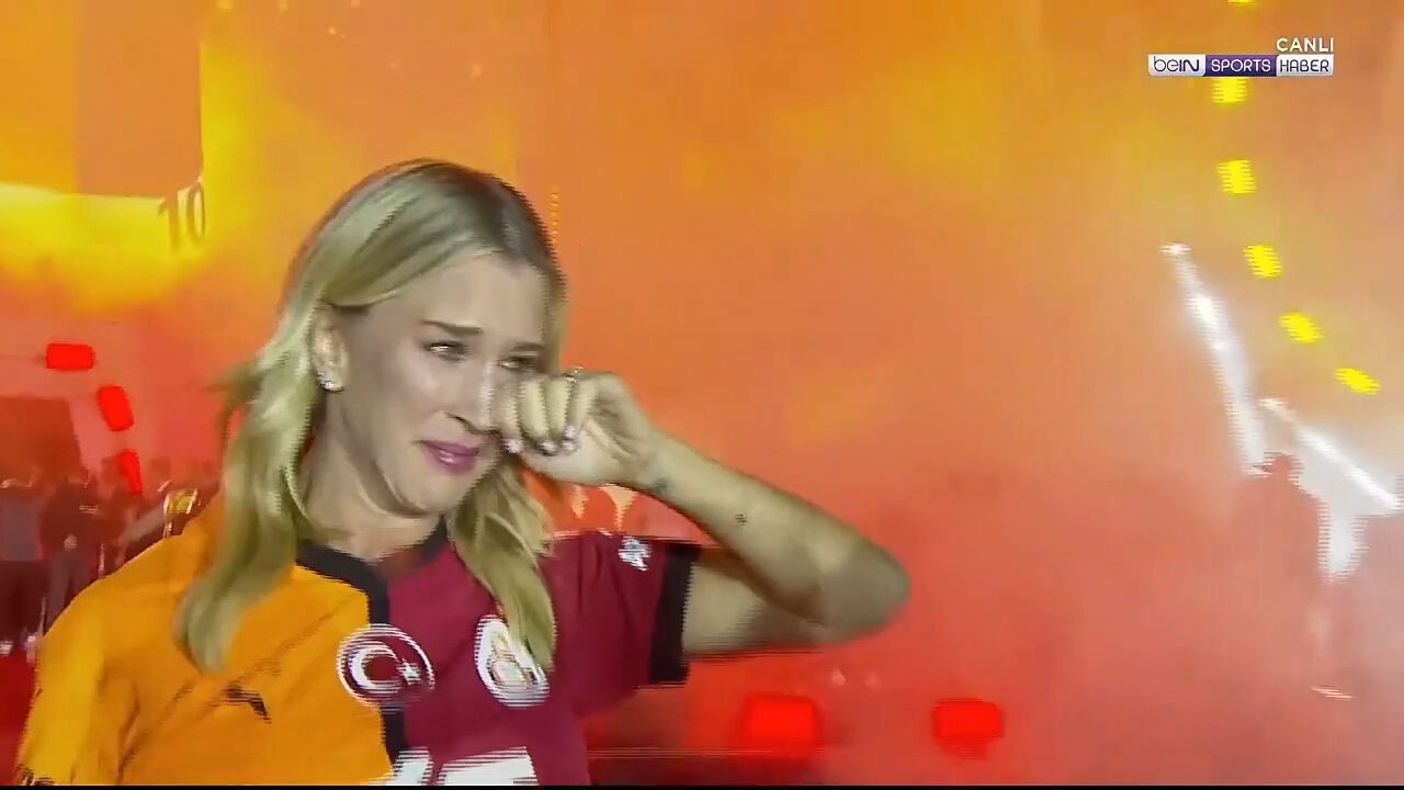 Mertens'ten duygusal veda: Gözyaşları sel oldu - 2. Resim