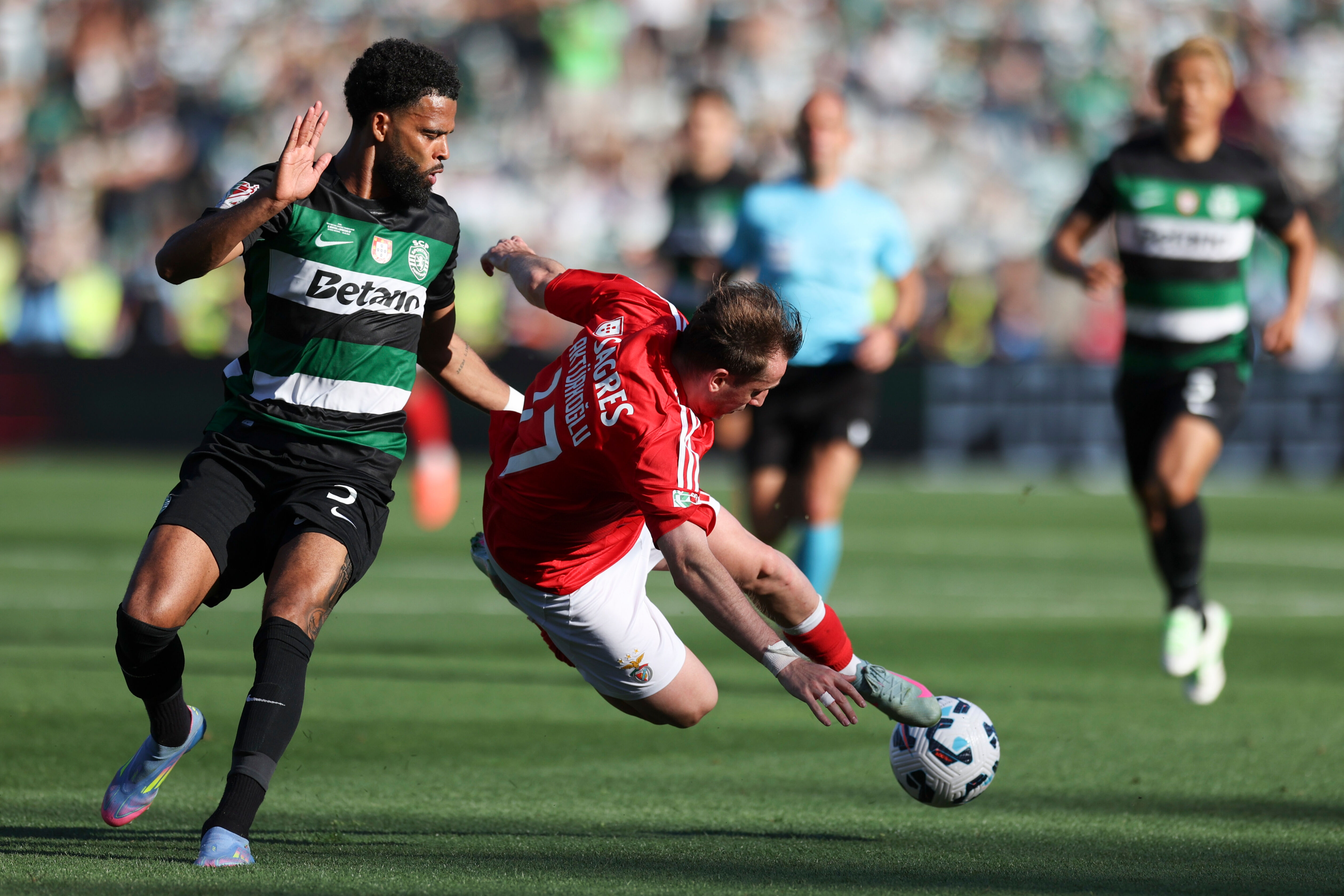 Sporting Lizbon, Benfica'yı yenerek kupayı kaldırdı! - 1. Resim