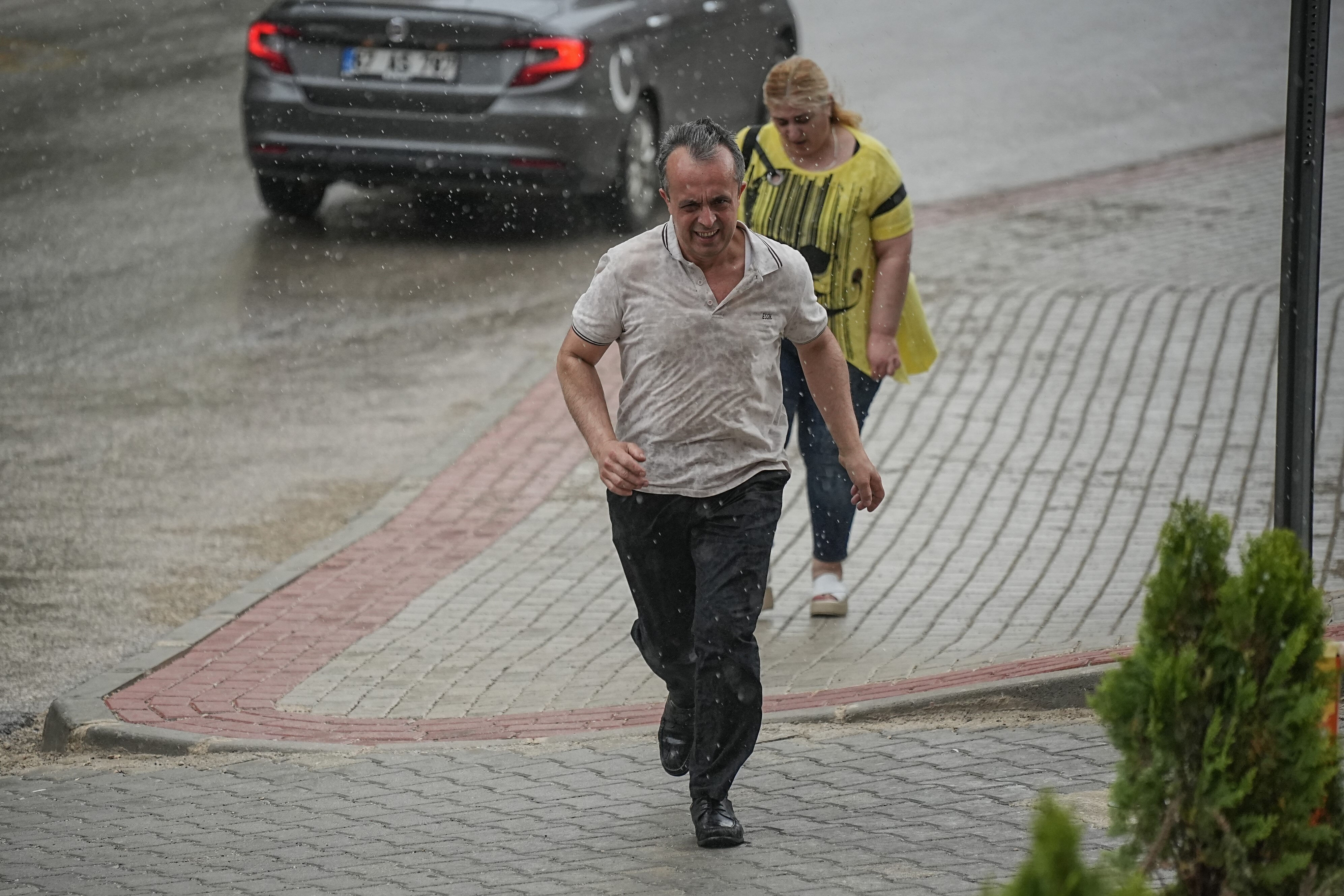 Yarın bekleniyordu, bugün geldi! Hava bir anda değişti Yarın bekleniyordu, bugün geldi! Hava bir anda değişti - 1. Resim