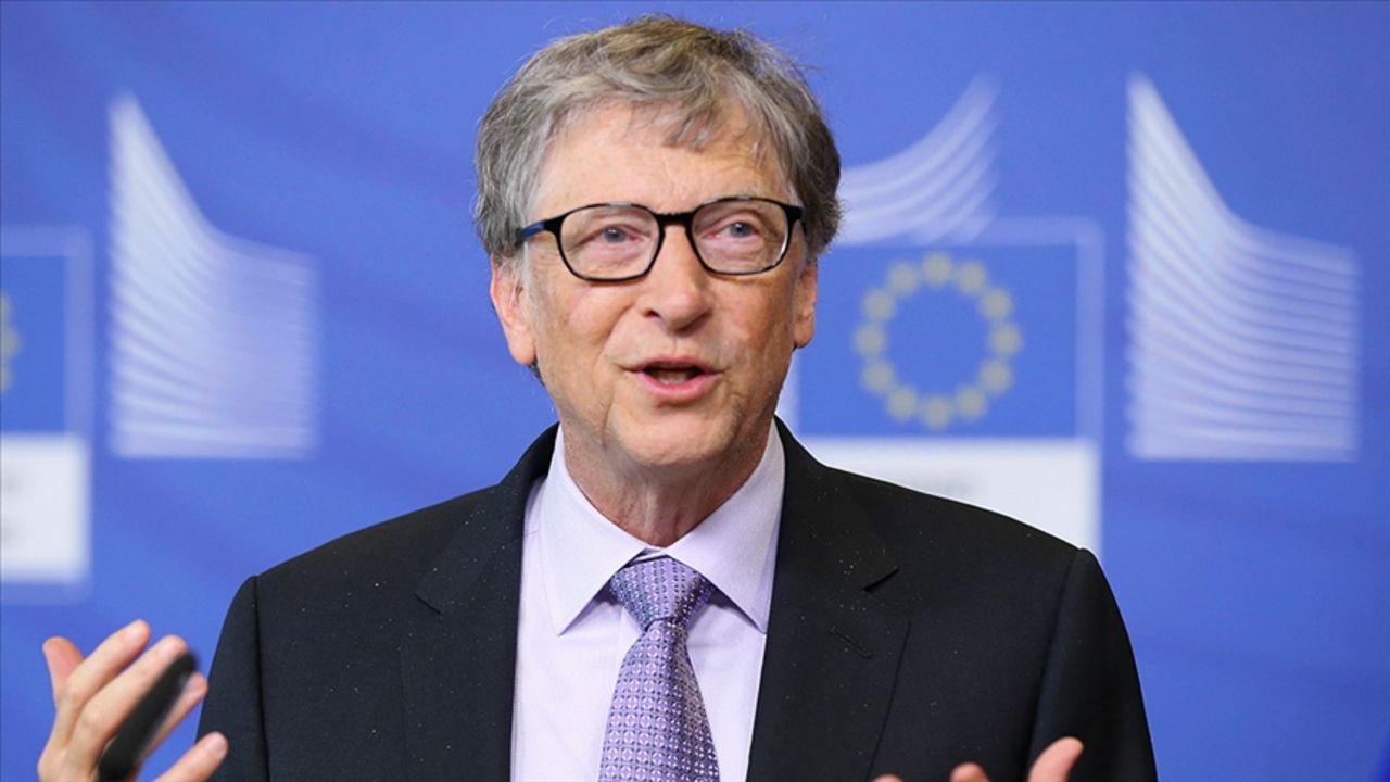 Bill Gates &#039;Vazgeçilmez&#039; diyerek duyurdu! İşte yapay zekanın ele geçiremeyeceği meslekler
