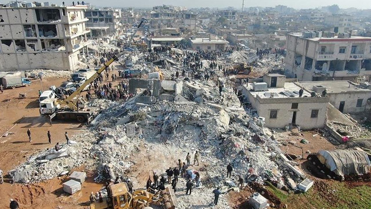 Deprem bölgesi için 500 milyon dolarlık finansman! İmzalar atıldı