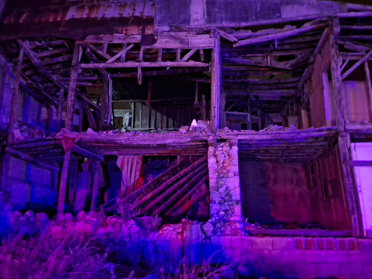 Depremin merkez üssünde göçük! Maraş'ta metruk bina çöktü - 2. Resim