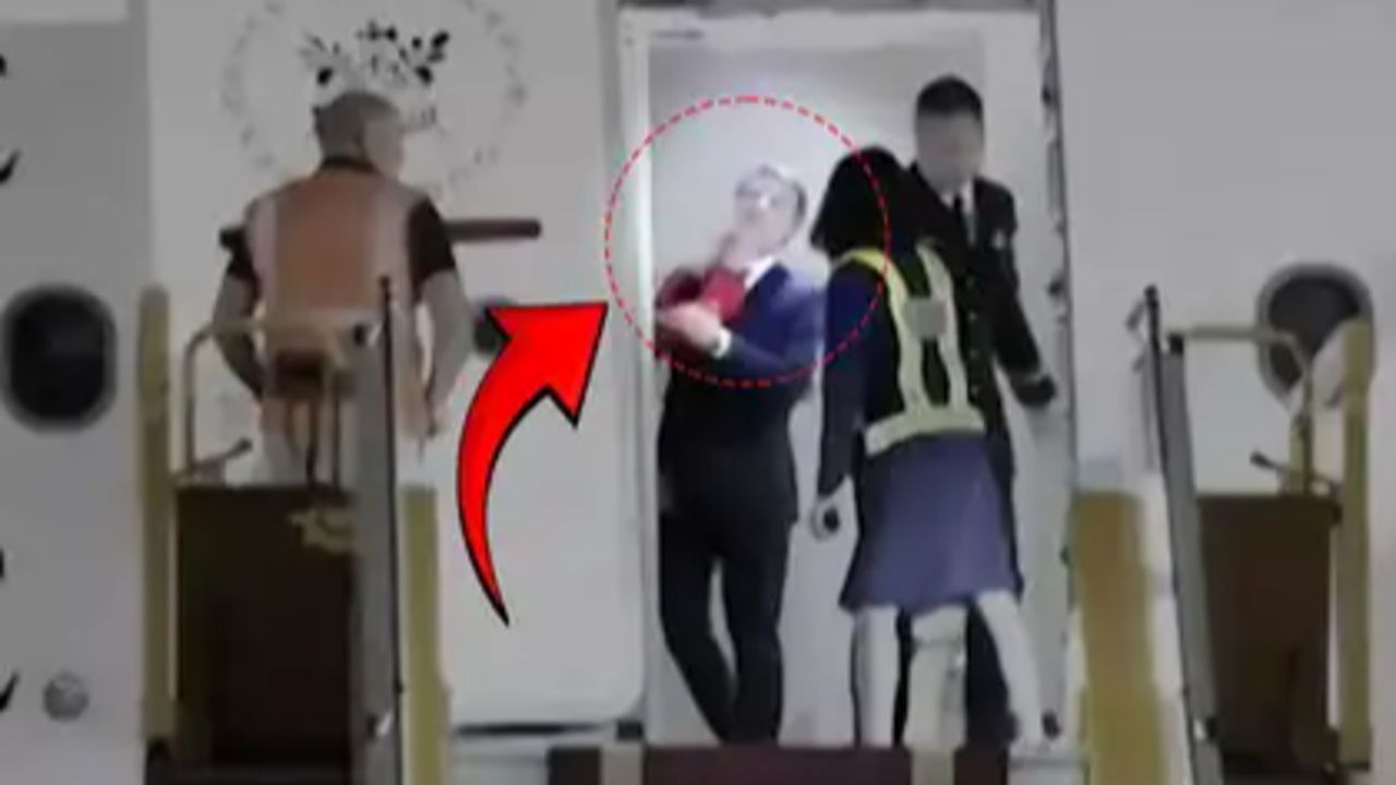 Eşinden şiddet gören Macron ilk kez konuştu! &quot;Jeoplanetaryal felaket&quot;