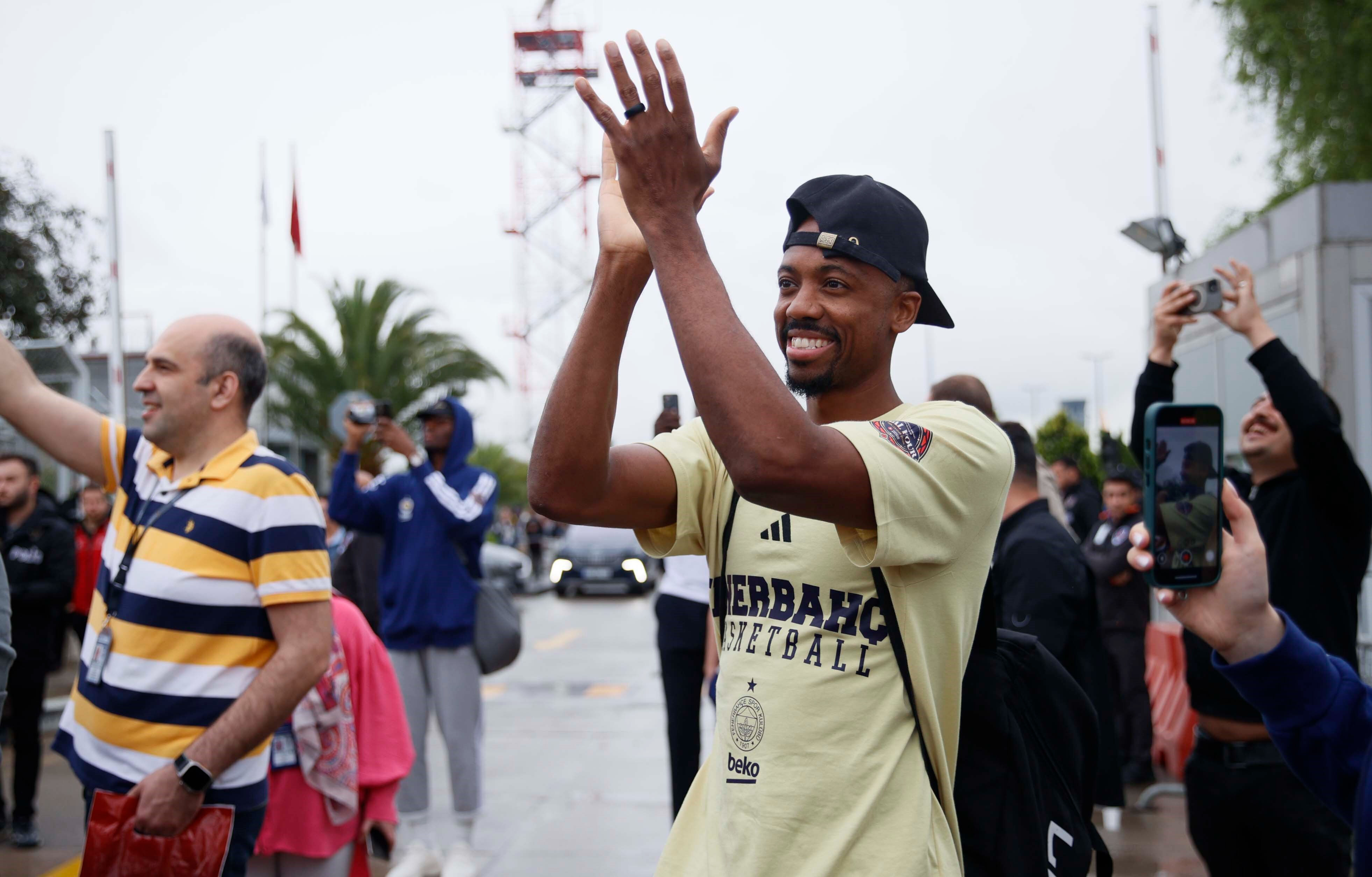 Euroleague şampiyonu Fenerbahçe, yurda döndü! - 1. Resim