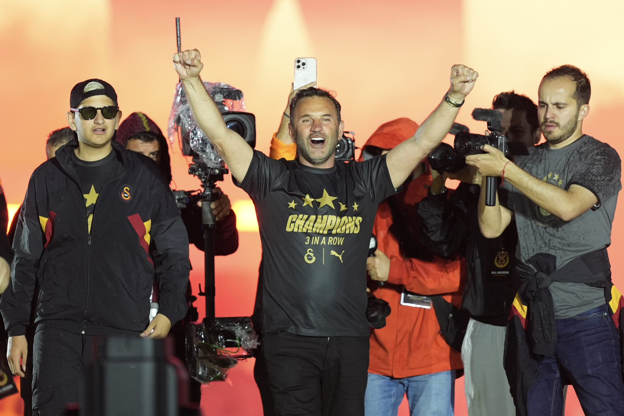 CANLI | Galatasaray kupasına kavuşuyor! İşte Yenikapı'dan son dakika gelişmeleri - 3. Resim