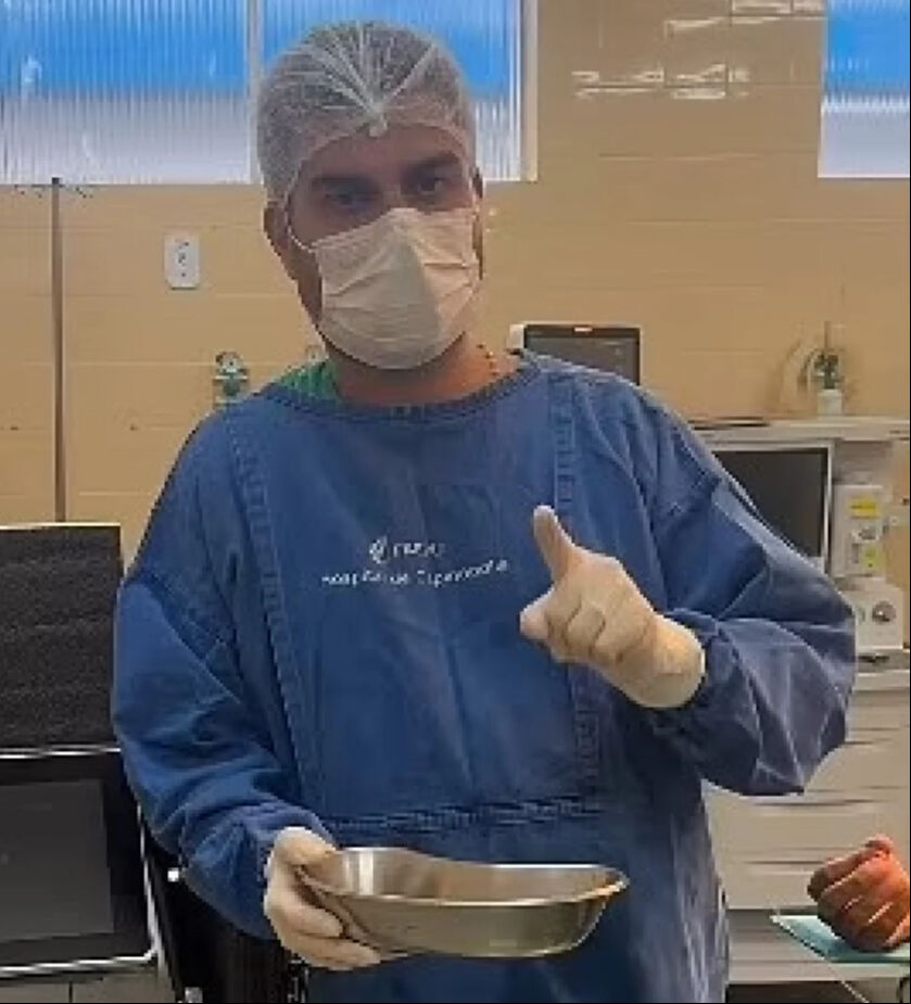 Günde 3 litre kola içiyordu! Mesanesinden çıkanlar doktorları bile hayrete düşürdü - 2. Resim