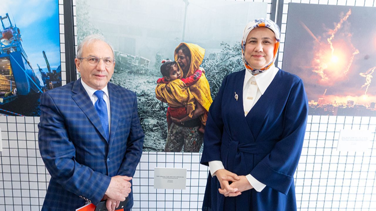 Kızılay Genel Başkanı Fatma Meriç Yılmaz: Çadır satan personelin ilişiği kesildi! Kızılay Genel Başkanı Fatma Meriç Yılmaz: Çadır satan personelin ilişiği kesildi!