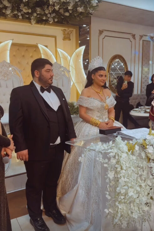 Murat Övüç oğlu Burak Can'ı evlendirdi! Geline kilolarca altın takıldı: Fenomene tepki yağdı - 3. Resim