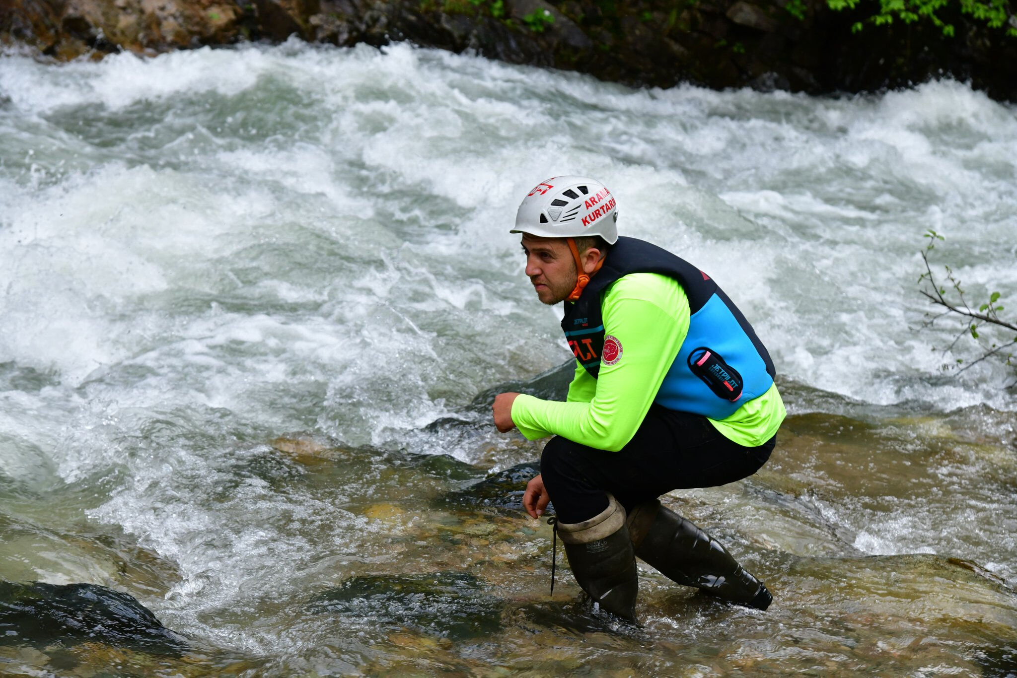 Mutlu günleri kabusa döndü: Küçük çocukları dereye düştü! - 1. Resim